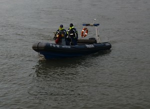 Policjanci podczas ćwiczeń obronnych Przybyłów 24