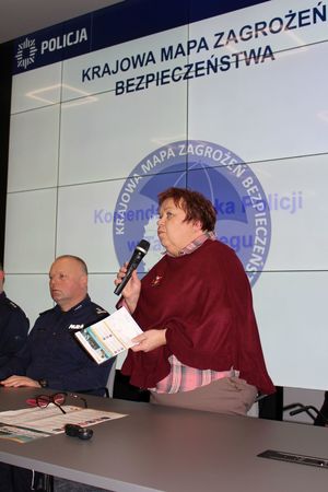 Studenci z Państwowej Uczelni Nauk Stosowanych w Tarnobrzegu podczas debaty z policjantami z KMP w Tarnobrzegu - Cyberzagrożenia.