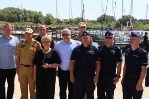 Wielka impreza nad Jeziorem Tarnobrzeskim - "Kręci mnie bezpieczeństwo w lecie"- Wojewoda Podkarpacka wraz z Komendantami Policji i Straży Pożarnej