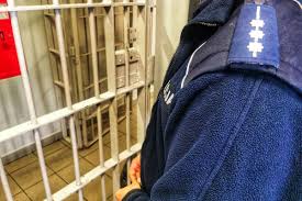 Wszedł z więzienia i okradł trzy sklepy. Skuteczne działanie dyżurnego