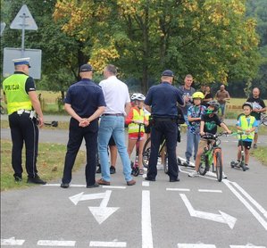 Bezpieczna jazda na hulajnodze – profilaktyczna akcja dla dzieci i młodzieży