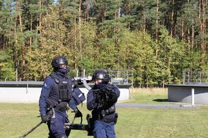 ćwiczenia obronne &quot;Dęba 2025&quot; z udziałem policjantów z Tarnobrzega i Rzeszowa