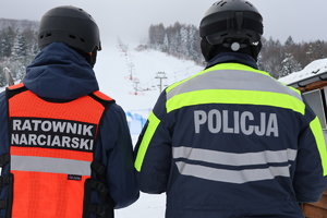 policjanci na stoku