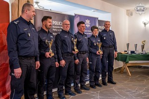 policjanci podczas zawodów